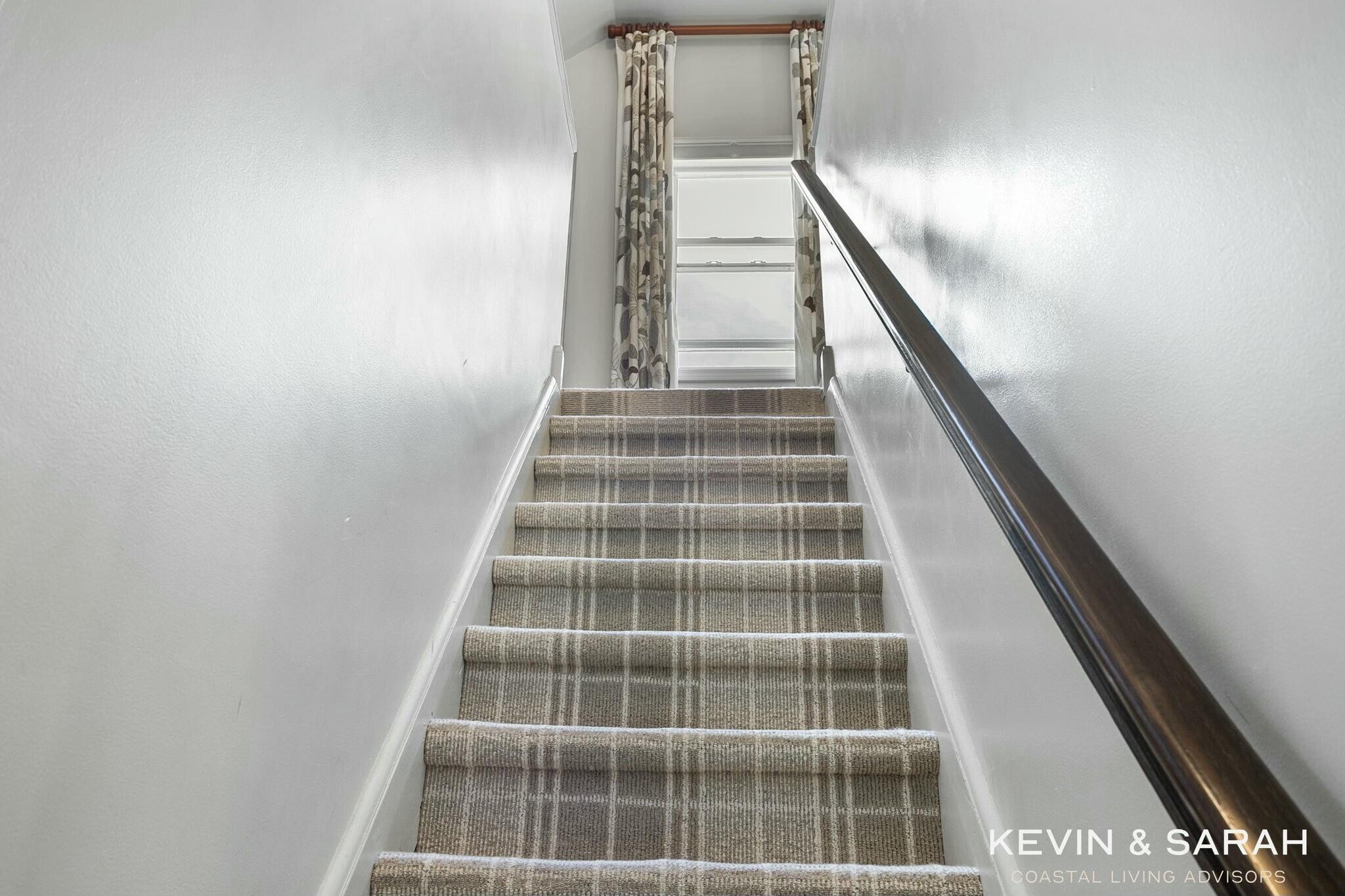 134 Manchester Road Southwest Wyoming, MI 49548 - Photo 28 of 57 Stairs to Upper Level Primary