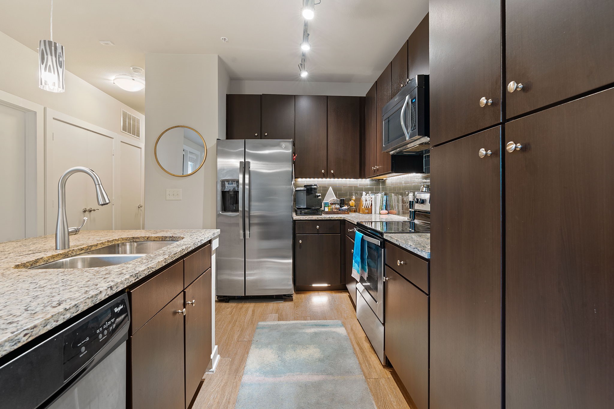 1900 Barton Springs Road, Unit 5031 Austin, TX 78704 - Photo 11 of 40 kitchen