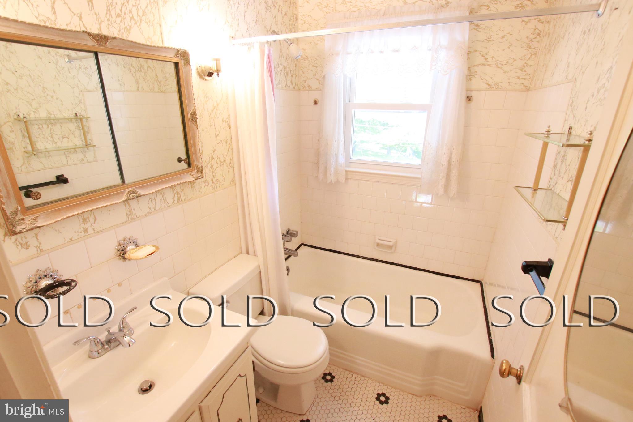 208 Riverthorn Road Baltimore, MD 21220 - Photo 11 of 27
