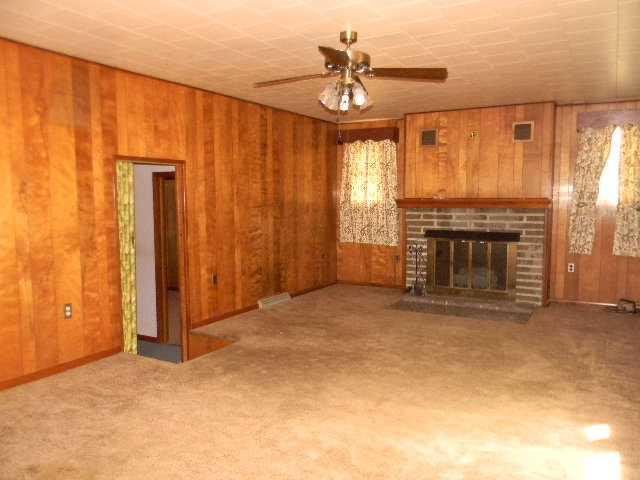 3144 Ridge Road Ford City, PA 16226 - Photo 5 of 14 Living Room.