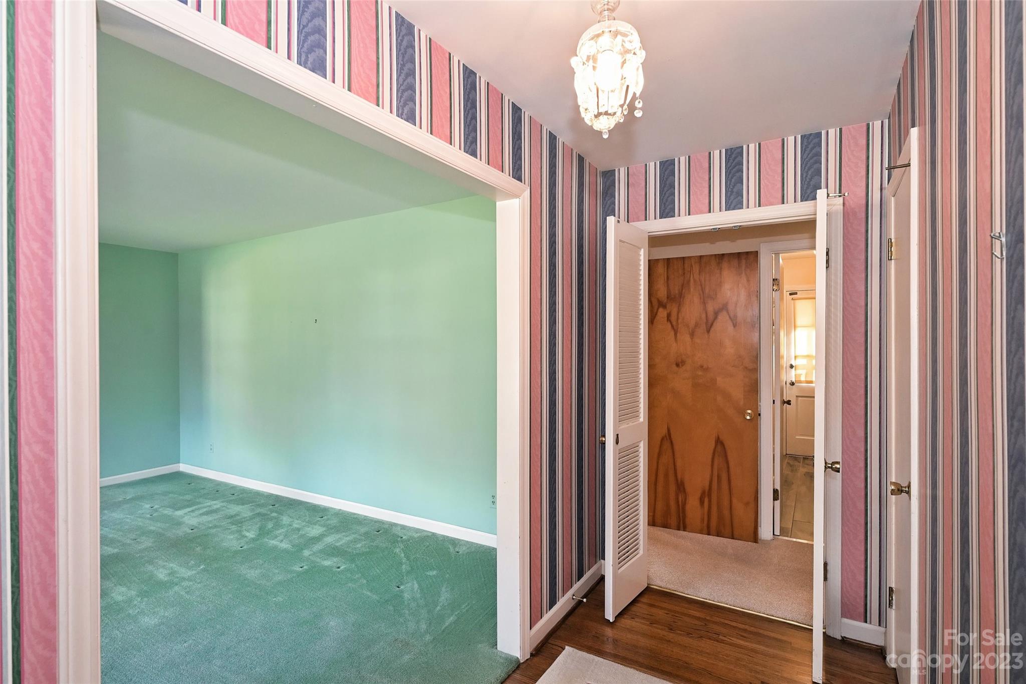 2720 Goneaway Road Charlotte, NC 28210 - Photo 4 of 35 Gallery Image 4