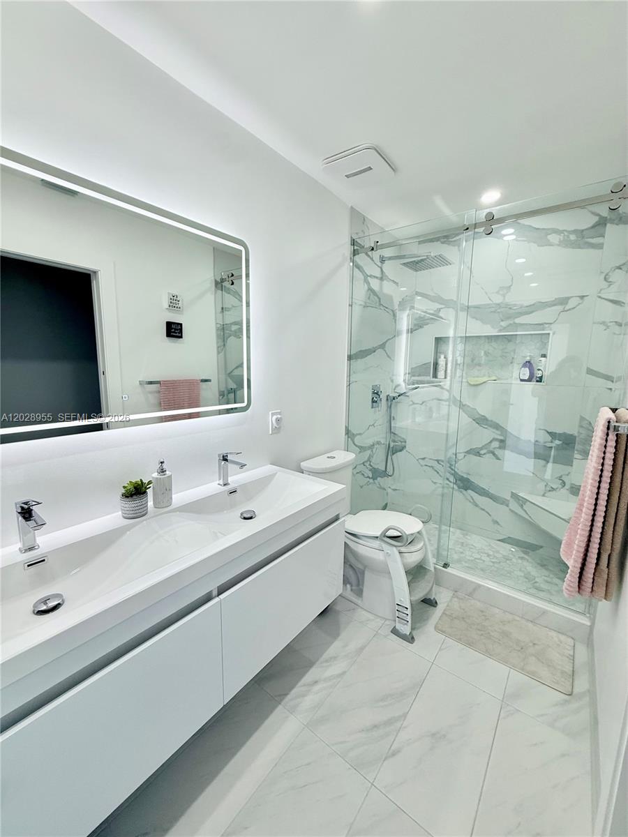 5680 Southwest 7th Street Plantation, FL 33317 - Photo 13 of 16