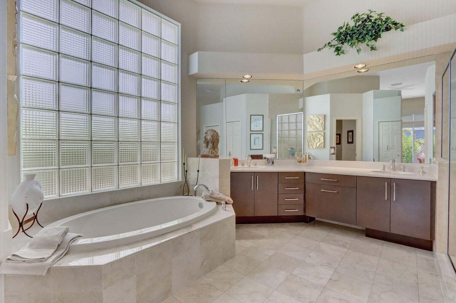 6255 Northwest 42nd Way Boca Raton, FL 33496 - Photo 9 of 16 Master Bath