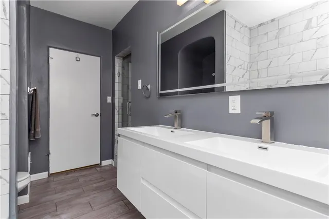 $3,490 | 161 North Willaman Drive, Beverly Hills, CA 90211