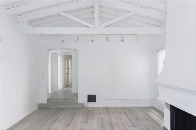 $3,490 | 161 North Willaman Drive, Beverly Hills, CA 90211