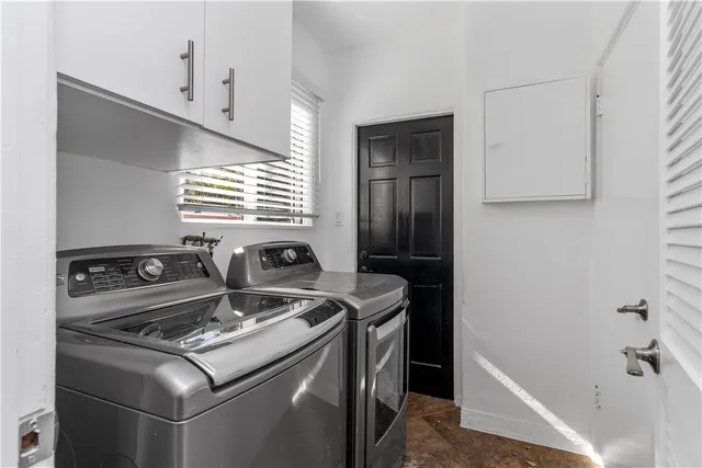 $3,490 | 161 North Willaman Drive, Beverly Hills, CA 90211