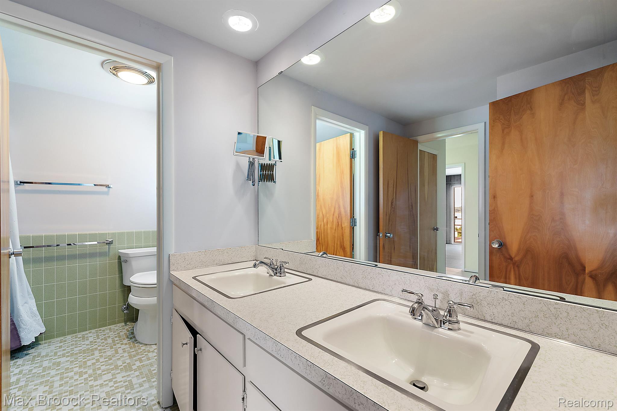 4550 Dow Ridge Road West Bloomfield, MI 48324 - Photo 25 of 46 Gallery Image 25
