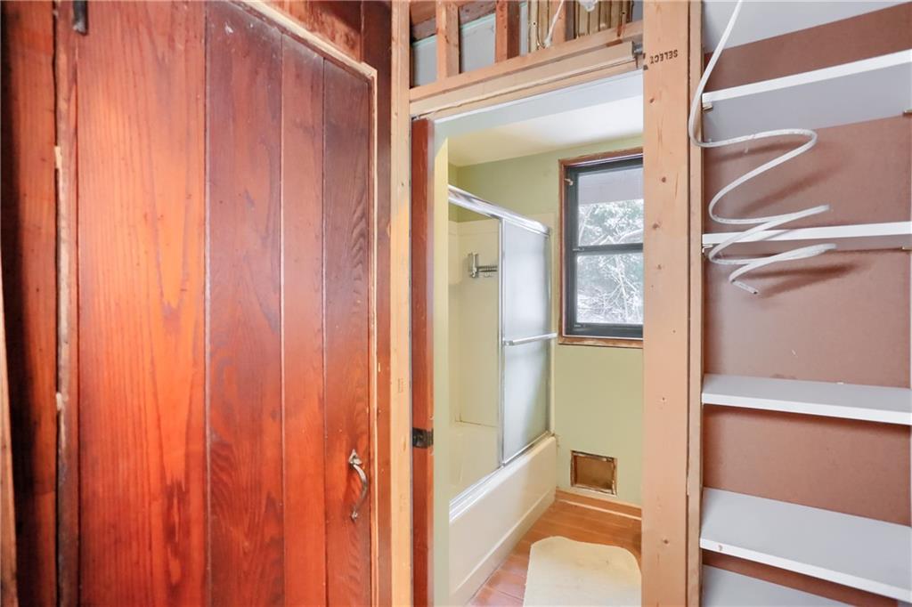 3210 Evergreen Road Pittsburgh, PA 15237 - Photo 22 of 47 a view of an front door