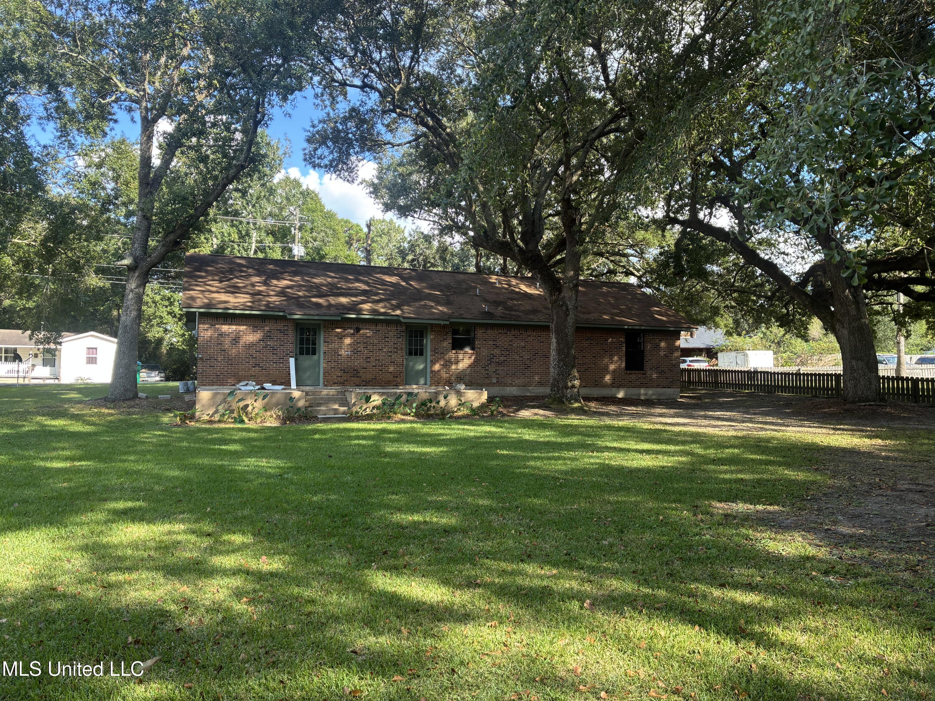 3217 Milstead Road Gautier, MS 39553 - Photo 4 of 21 IMG_0746