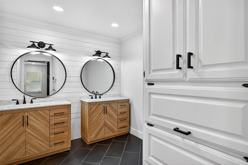 621 Craft Road Bells, TX 75414 - Photo 22 of 40 a bathroom with a mirror and a sink