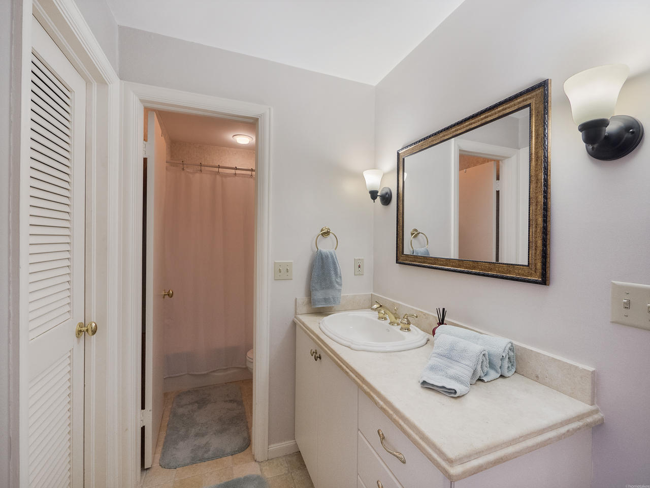 2160 Ibis Isle Road, Unit 8 Palm Beach, FL 33480 - Photo 11 of 15 Master Bath
