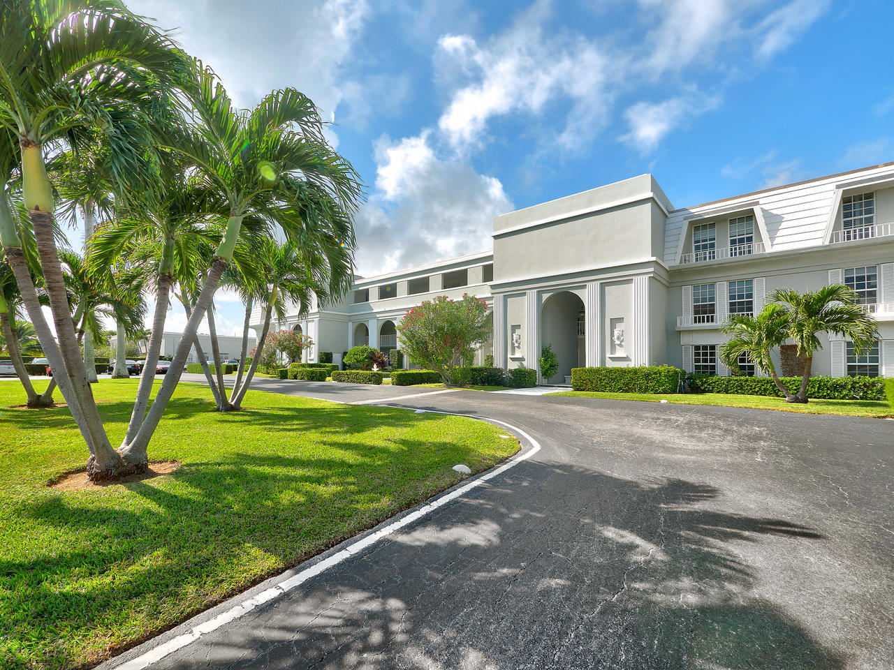 2160 Ibis Isle Road, Unit 8 Palm Beach, FL 33480 - Photo 2 of 15 Exclusive Florida Lifestyle