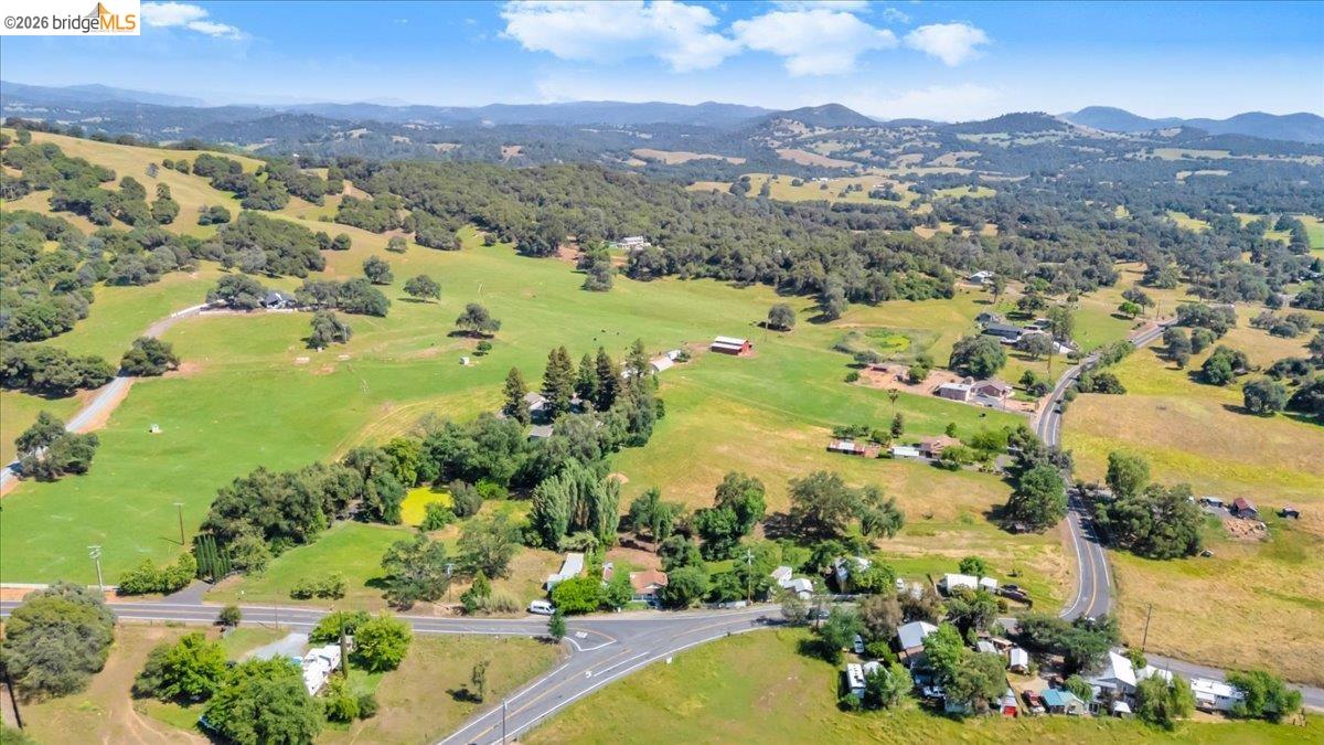 10624 Campo Seco Road Jamestown, CA 95327 - Photo 33 of 46 a view of a city with a lake