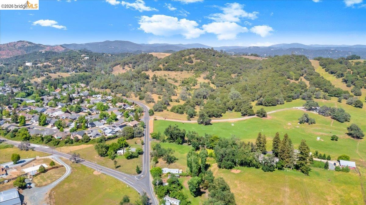 10624 Campo Seco Road Jamestown, CA 95327 - Photo 34 of 46 a view of a city with mountains in the background