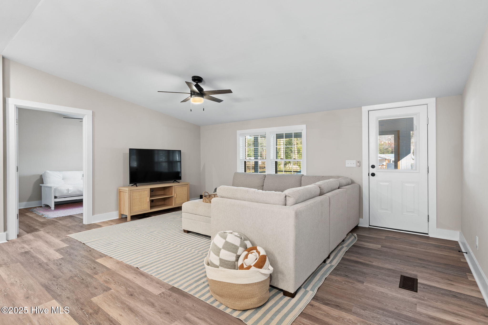 1936 Ocean Haven Road Southwest Ocean Isle Beach, NC 28469 - Photo 11 of 51 24-web-or-mls-Cammediallc.com (38 of 51)