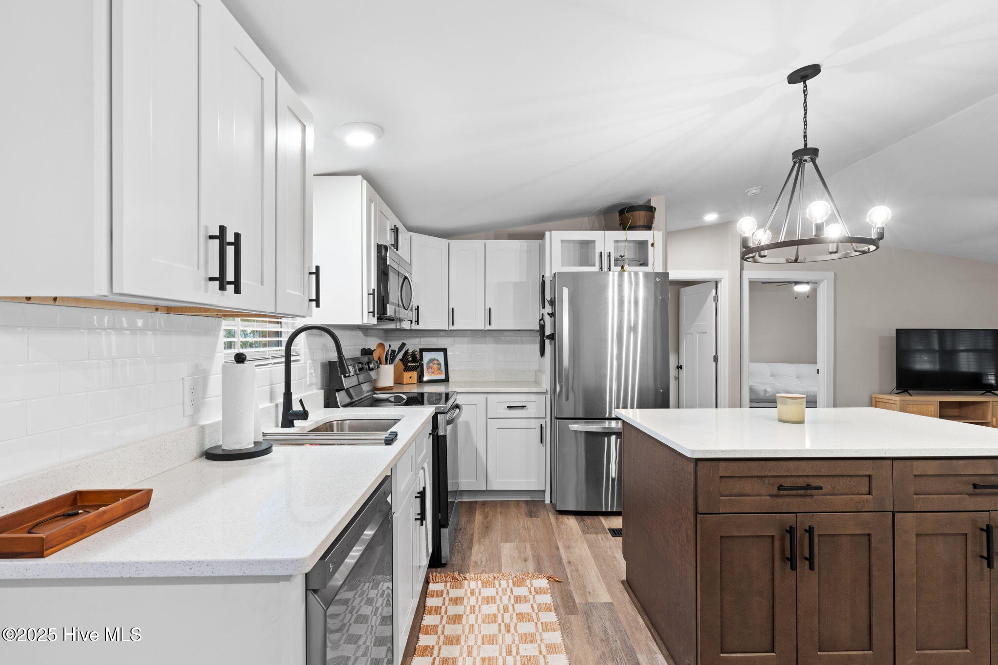 1936 Ocean Haven Road Southwest Ocean Isle Beach, NC 28469 - Photo 14 of 51 20-web-or-mls-Cammediallc.com (34 of 51)