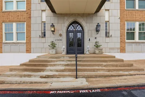 $380,000 | 2306 Park Pl Avenue, Unit 10B, Fort Worth, TX 76110