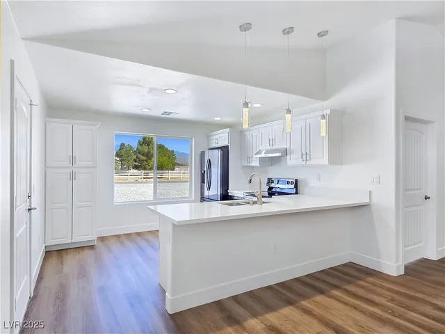 $649,900 | 5880 Johnnie Mine Street, Pahrump, NV 89060