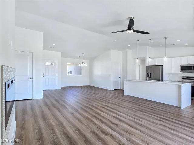 $649,900 | 5880 Johnnie Mine Street, Pahrump, NV 89060