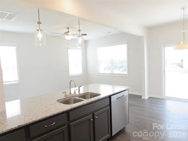 $1,695 | 8164 Sheffield Dr., Unit 13, Terrell, NC 28682