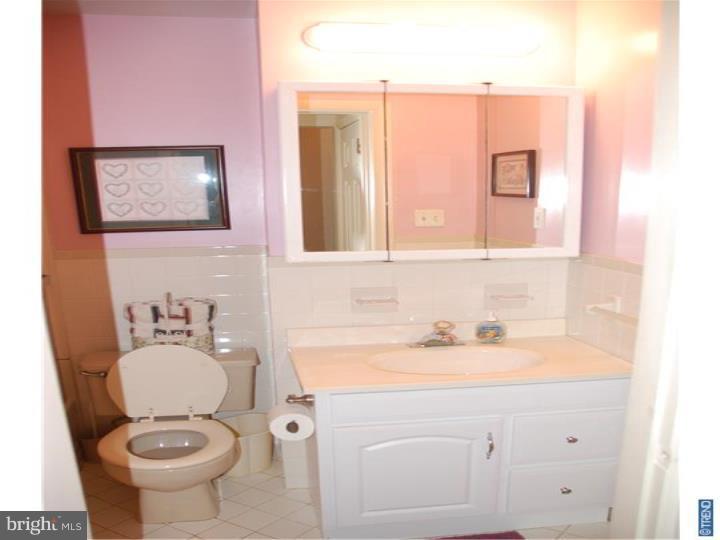 55 Harding Road Southampton, PA 18966 - Photo 17 of 22 Bathroom