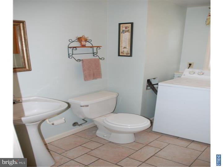 55 Harding Road Southampton, PA 18966 - Photo 20 of 22 Bathroom