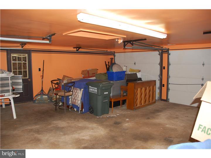 55 Harding Road Southampton, PA 18966 - Photo 21 of 22 Garage