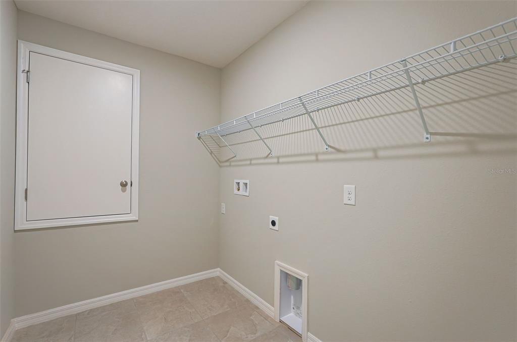 12899 Florida Avenue Astatula, FL 34705 - Photo 33 of 50 a view of a room