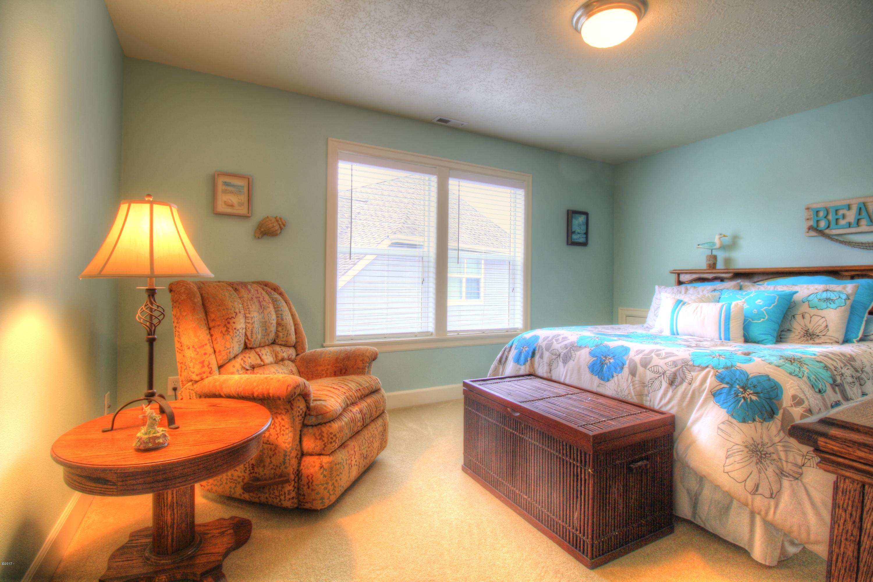 230 Southwest 60th Loop Newport, OR 97366 - Photo 19 of 42 Bedroom 2a