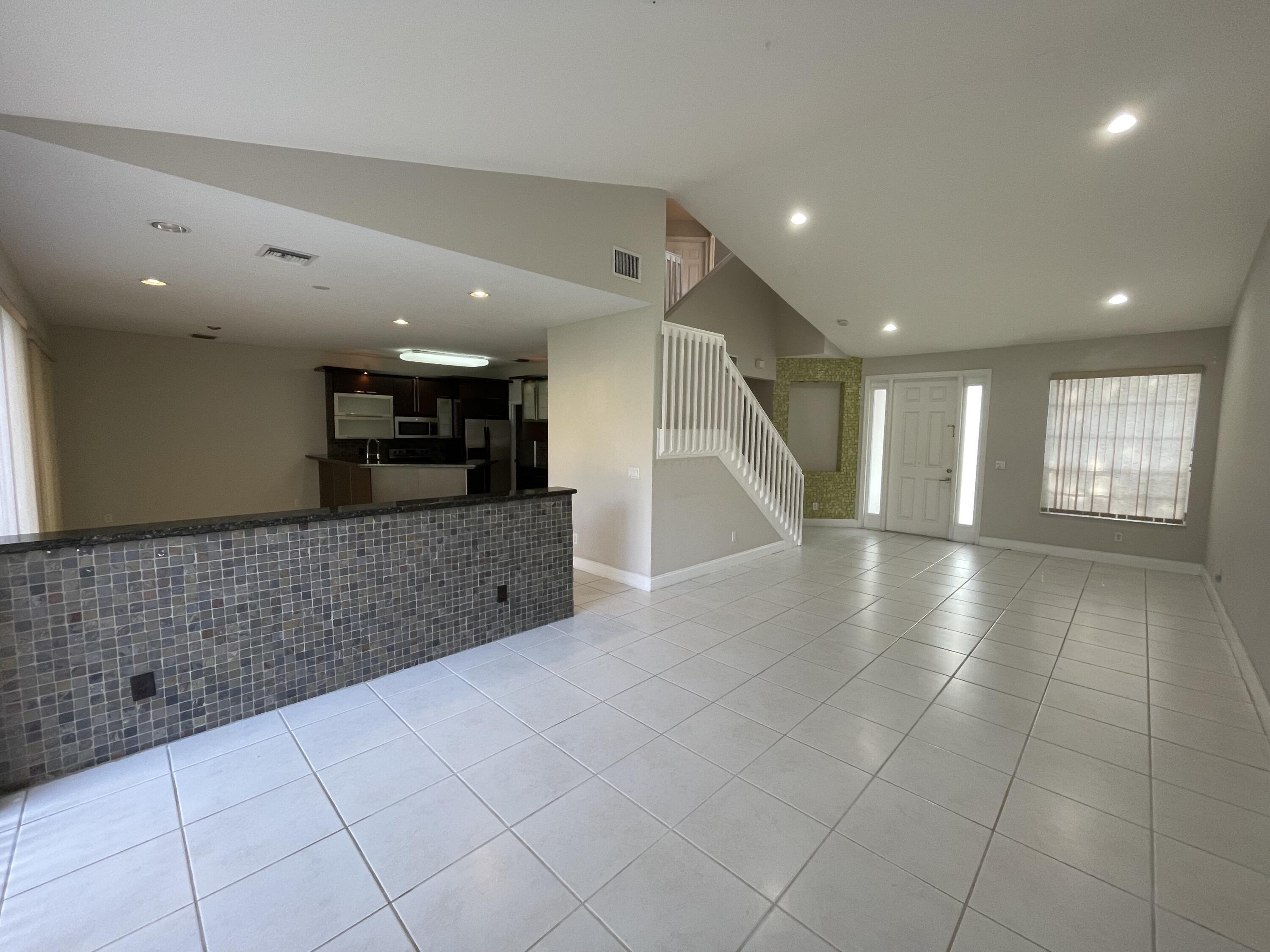 23395 Water Circle Boca Raton, FL 33486 - Photo 5 of 11 Living Room