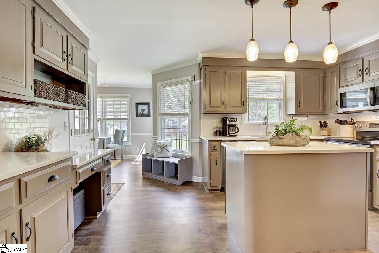320 Butler Springs Road Greenville, SC 29615 - Photo 7 of 36 Gallery Image 7