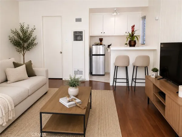 $1,850 | 1935 South Corning Street, Los Angeles, CA 90034