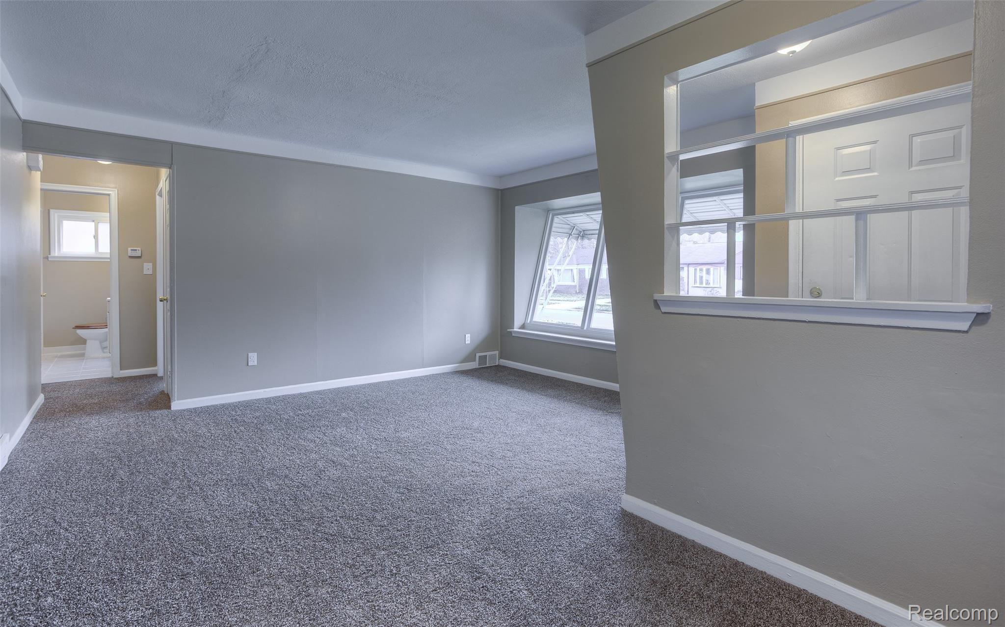 29966 Spring Arbor Drive Inkster, MI 48141 - Photo 15 of 27 29966 spring arbor interiors (4).jpg