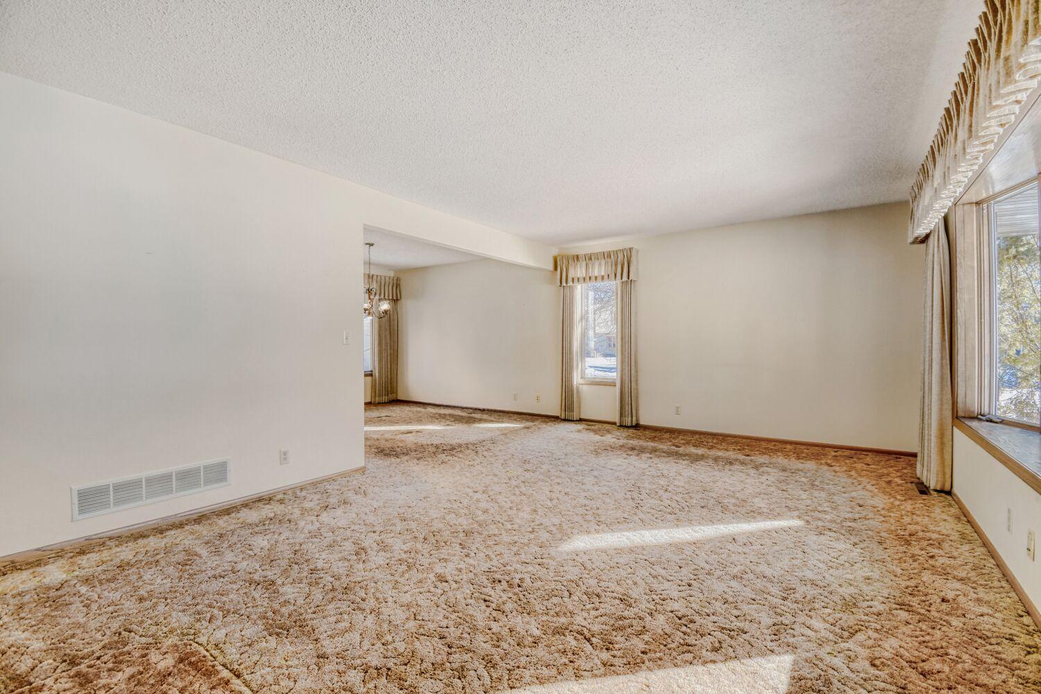 4786 Kent Way Shoreview, MN 55126 - Photo 4 of 20