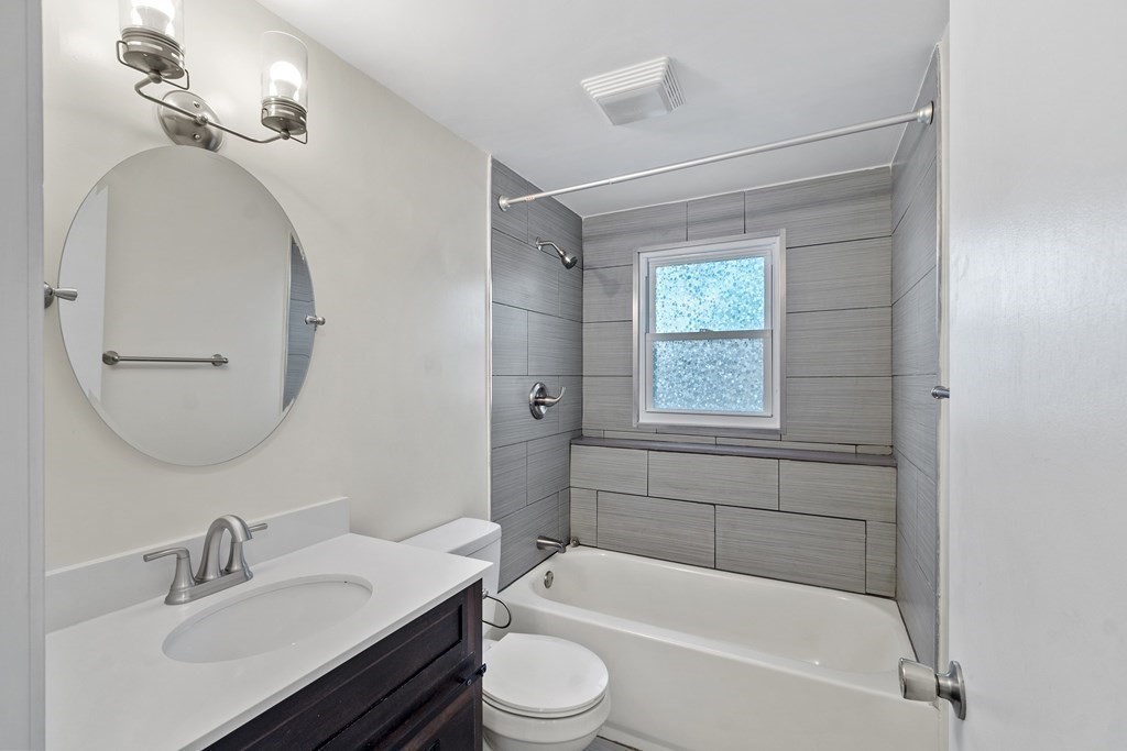 43 Gowing Road Hudson, NH 03051 - Photo 12 of 39 Gallery Image 12