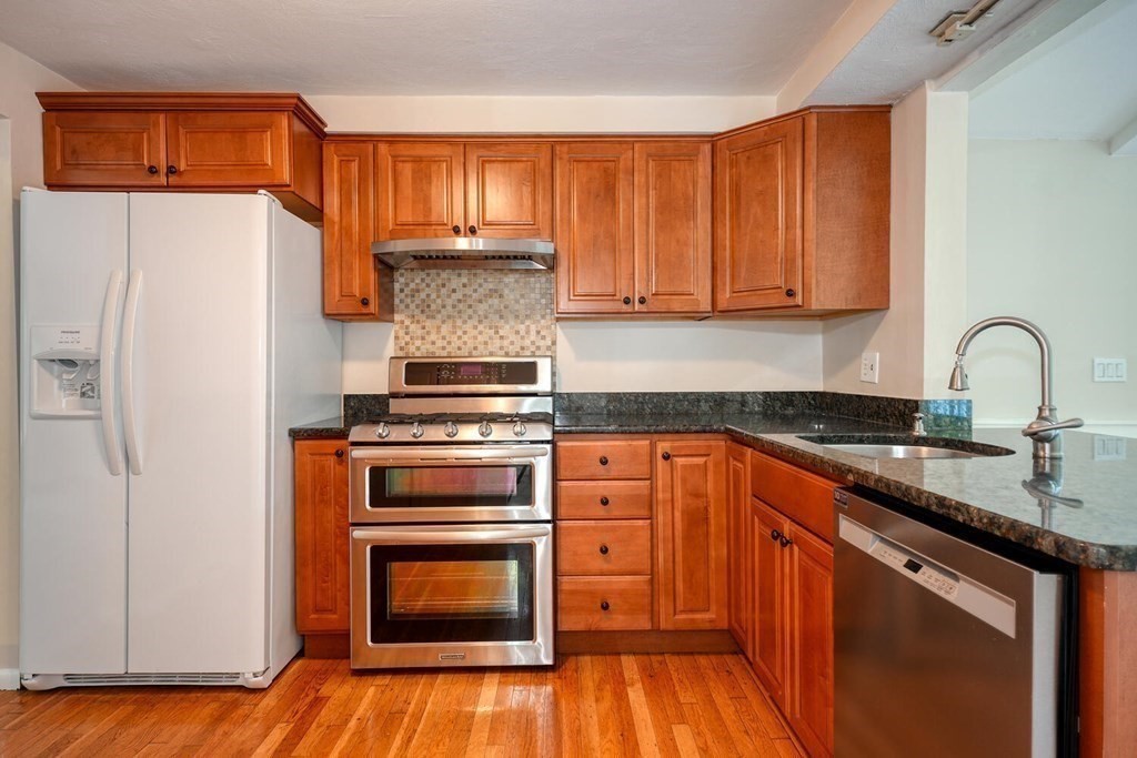 61 Valentine Road Northborough, MA 01532 - Photo 7 of 31 Gallery Image 7