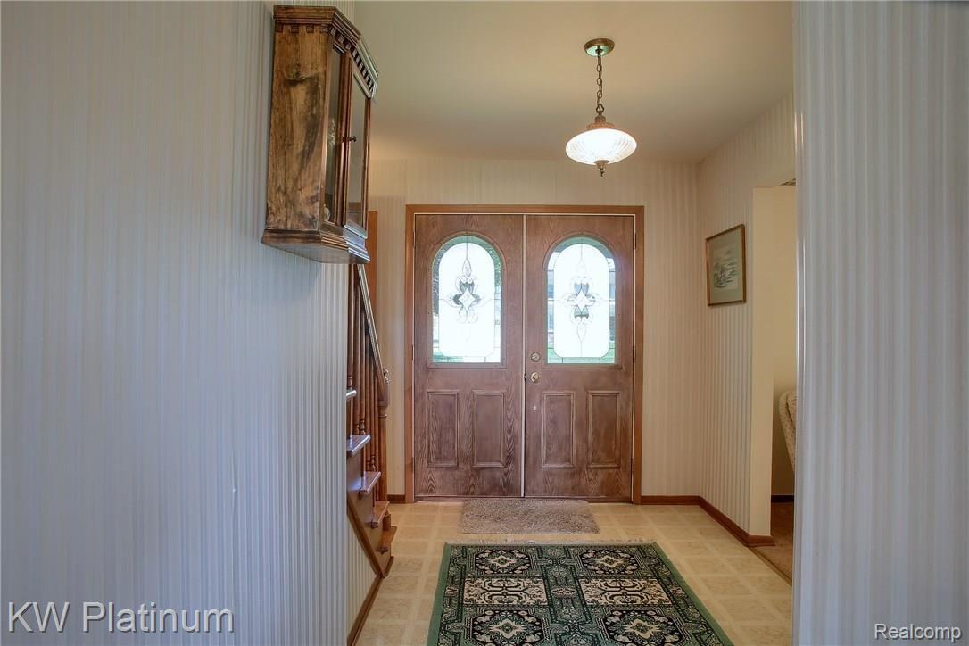 6526 Flintlock Ridge Utica, MI 48317 - Photo 4 of 35 Foyer.jpg