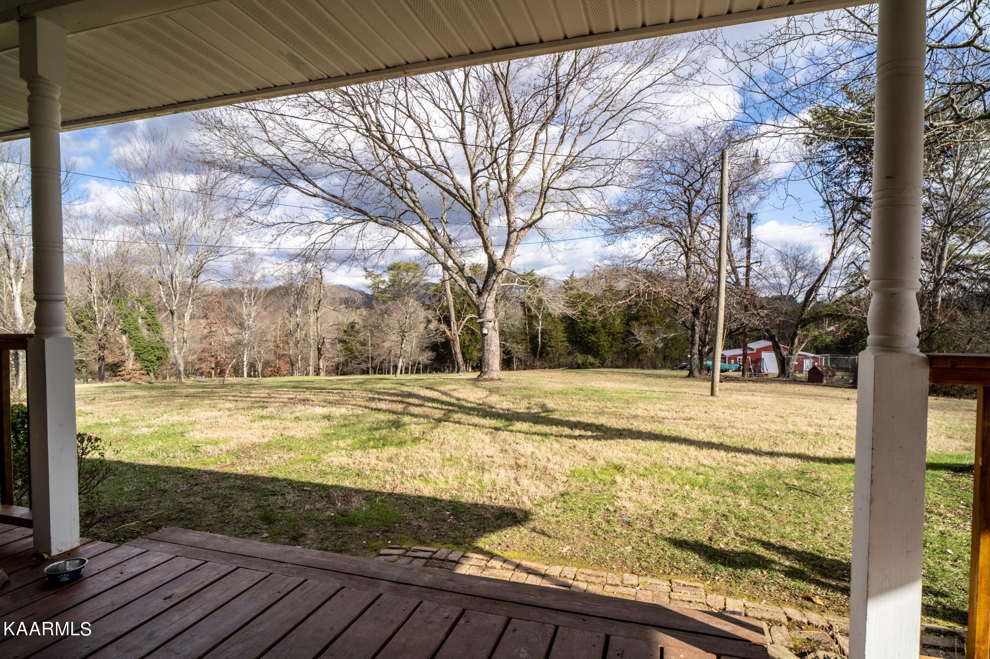 2731 Shipe Road Mascot, TN 37806 - Photo 6 of 26 01303460-BAFF-431E-AD56-AD75242A3285