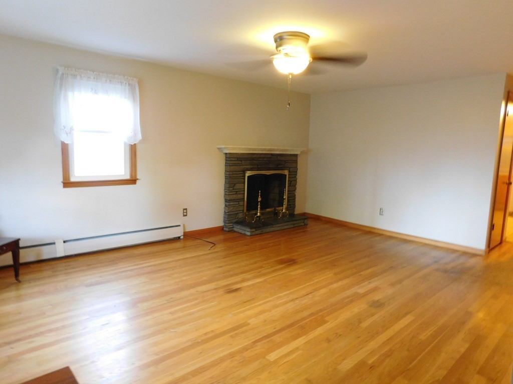 79 Old Farm Road Chicopee, MA 01020 - Photo 6 of 20 Gallery Image 6