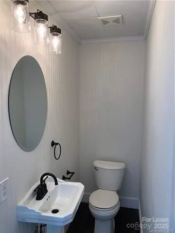 $1,690 | 815 East Front Street, Statesville, NC 28677