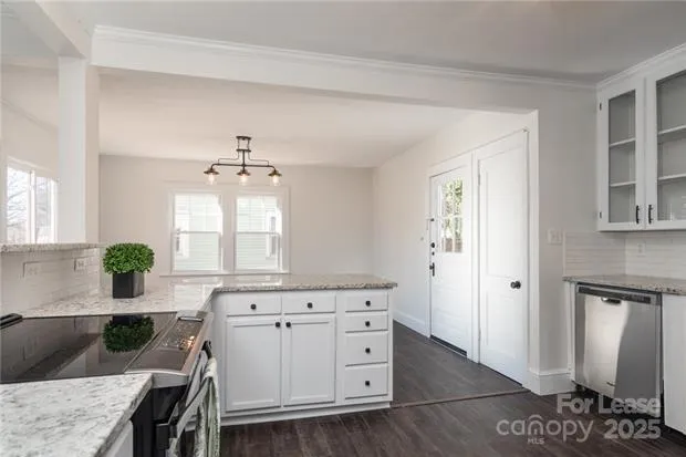 $1,690 | 815 East Front Street, Statesville, NC 28677