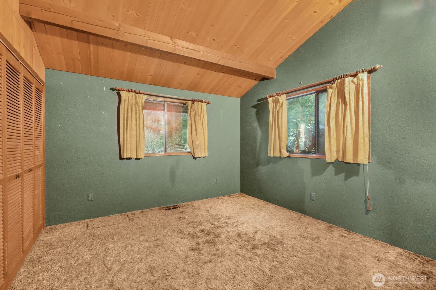 8388 North Pass Road Everson, WA 98247 - Photo 16 of 33 a bedroom with a bed and a window