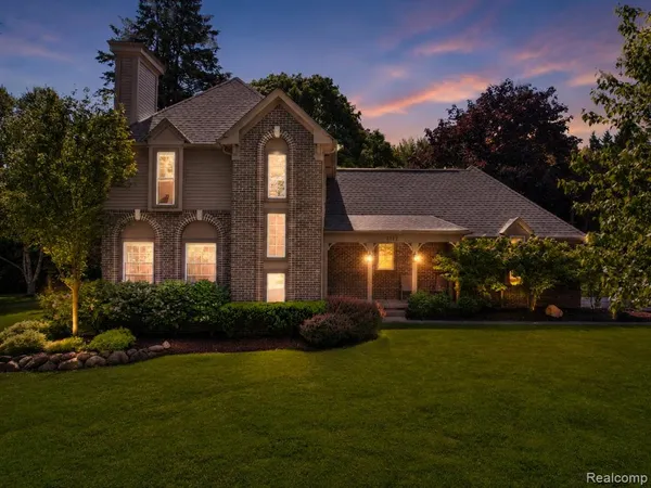 $518,000 | 6182 Ledwin Drive, Troy, MI 48098