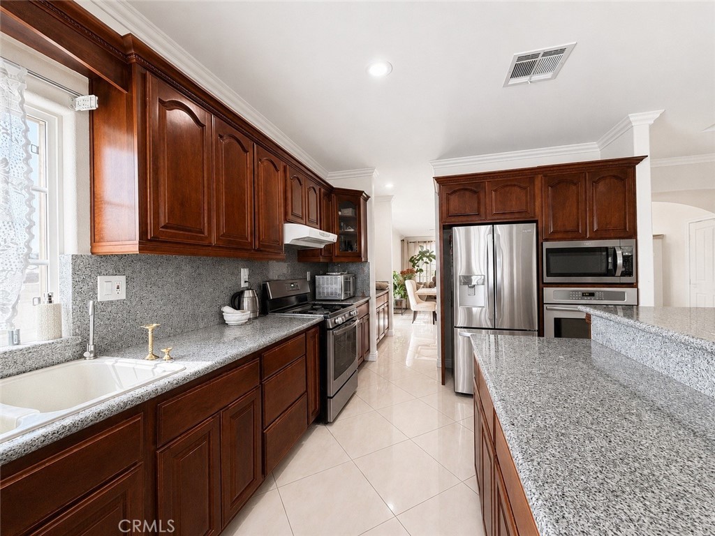 18437 Newman Avenue Riverside, CA 92508 - Photo 15 of 51