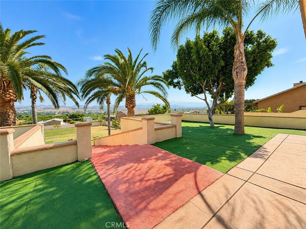 18437 Newman Avenue Riverside, CA 92508 - Photo 40 of 51 Top terrace level