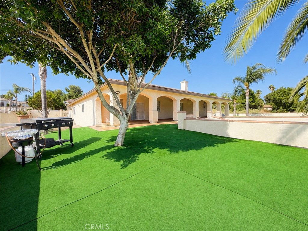 18437 Newman Avenue Riverside, CA 92508 - Photo 41 of 51 Side yard at top terrace level