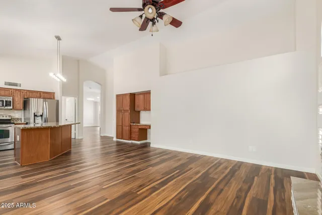 $739,900 | 869 West Emerald Island Drive, Gilbert, AZ 85233