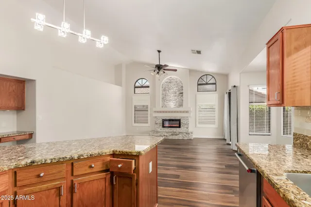 $739,900 | 869 West Emerald Island Drive, Gilbert, AZ 85233