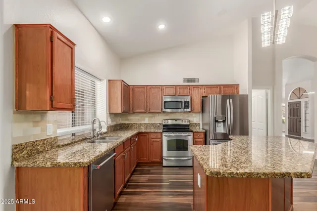 $739,900 | 869 West Emerald Island Drive, Gilbert, AZ 85233