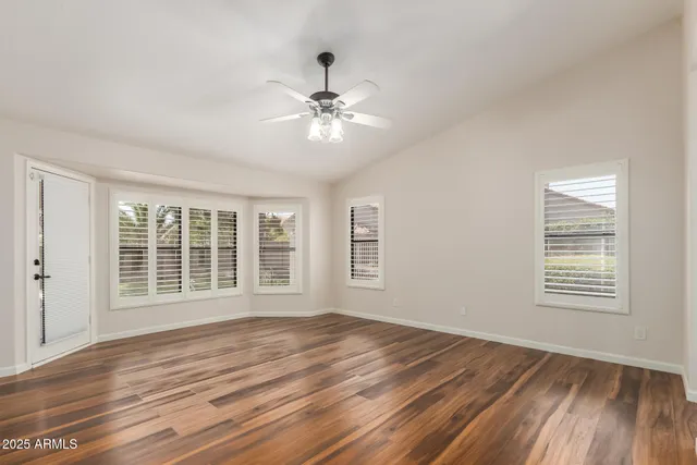 $739,900 | 869 West Emerald Island Drive, Gilbert, AZ 85233